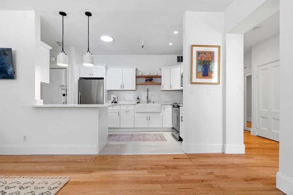 Condominium at 286 Beacon St # 1, Boston MA 02116, photo 7 of 30