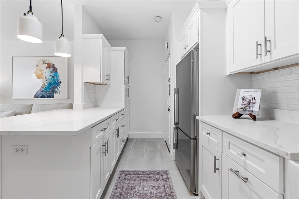 Condominium at 286 Beacon St # 1, Boston MA 02116, photo 3 of 30