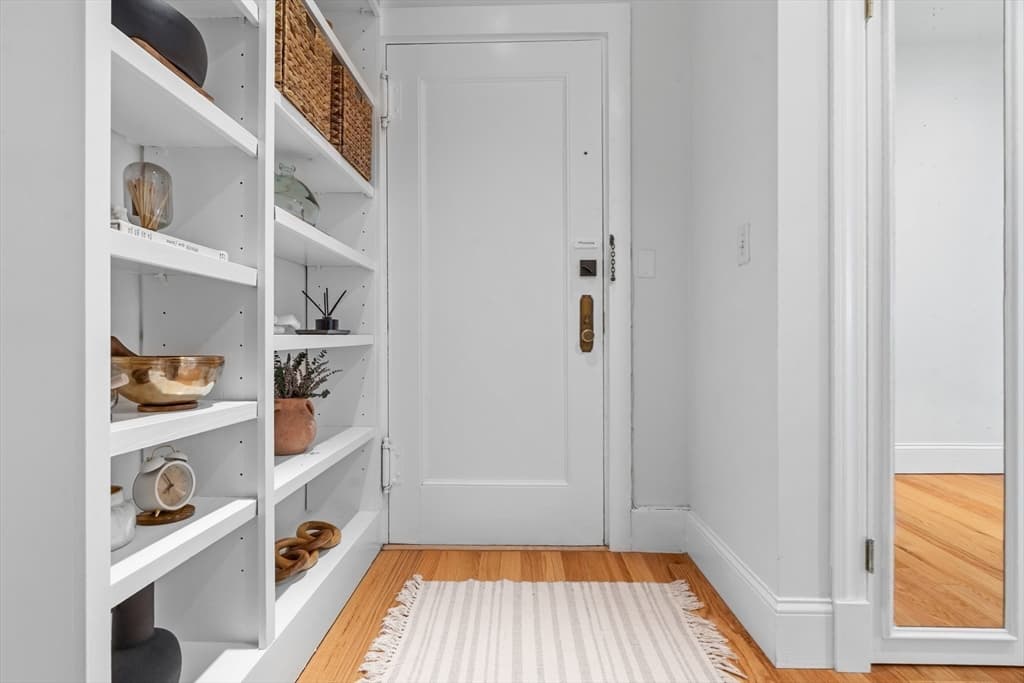 Condominium at 286 Beacon St # 1, Boston MA 02116, photo 18 of 30