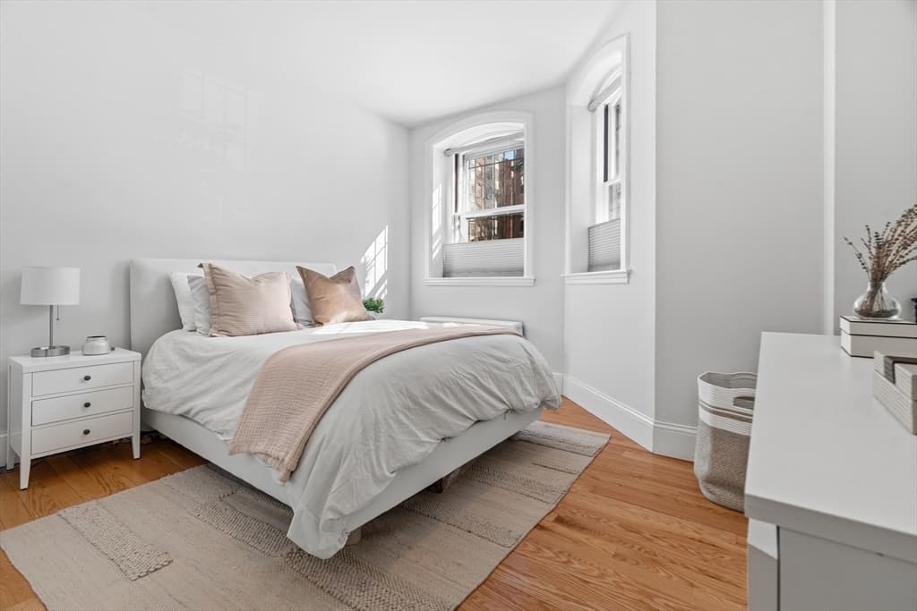 Condominium at 286 Beacon St # 1, Boston MA 02116, photo 15 of 30