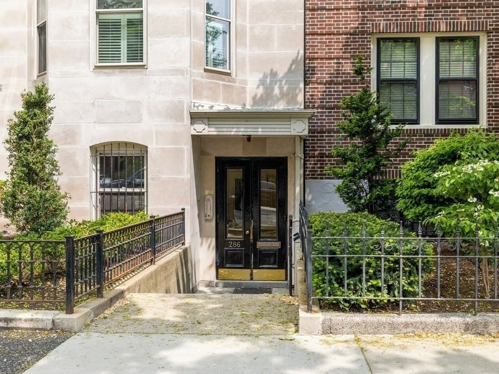 Condominium at 286 Beacon St # 1, Boston MA 02116, photo 29 of 30