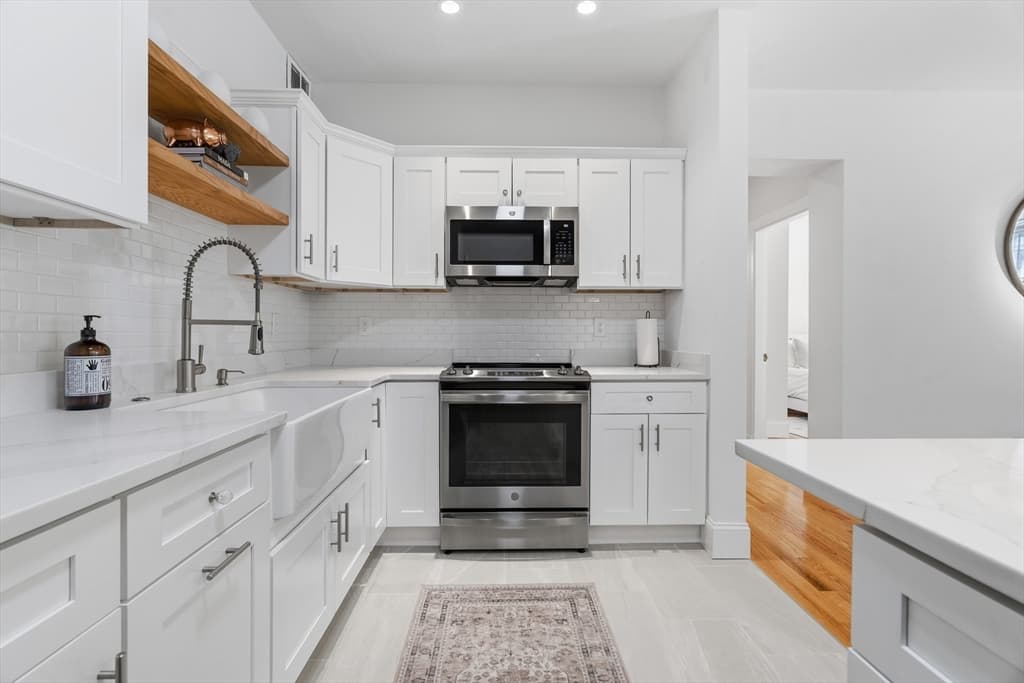 Condominium at 286 Beacon St # 1, Boston MA 02116, photo 4 of 30