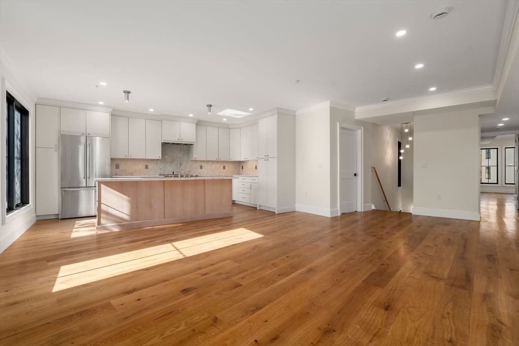 Condominium at 34 Vinton Street # 1, Boston MA 02127, photo 6 of 29