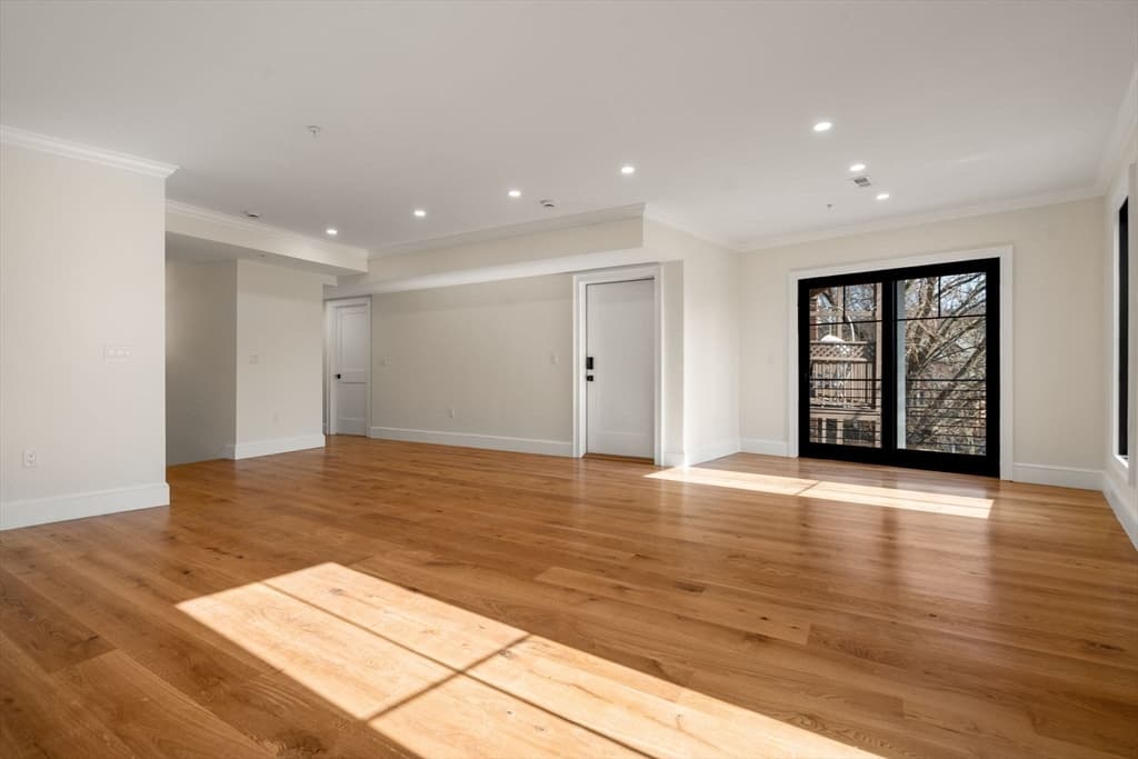 Condominium at 34 Vinton Street # 1, Boston MA 02127, photo 7 of 29