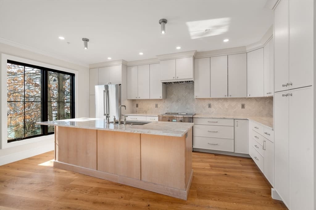 Condominium at 34 Vinton Street # 1, Boston MA 02127, photo 3 of 29
