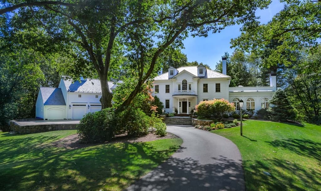 32 Sears Road, Southborough MA 01772