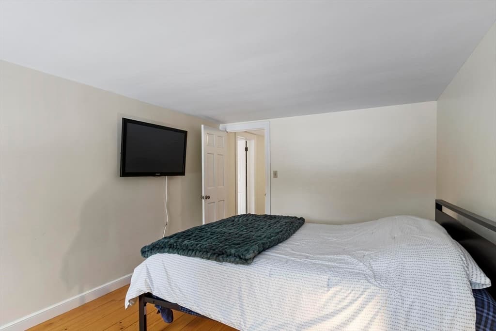 454 Wilson St, Clinton MA 01510 photo 32