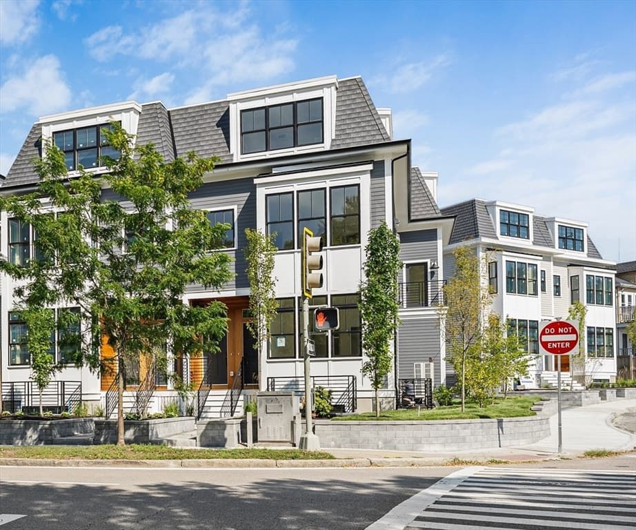 Condex at 59A High St # A, Somerville MA 02144, photo 2 of 41
