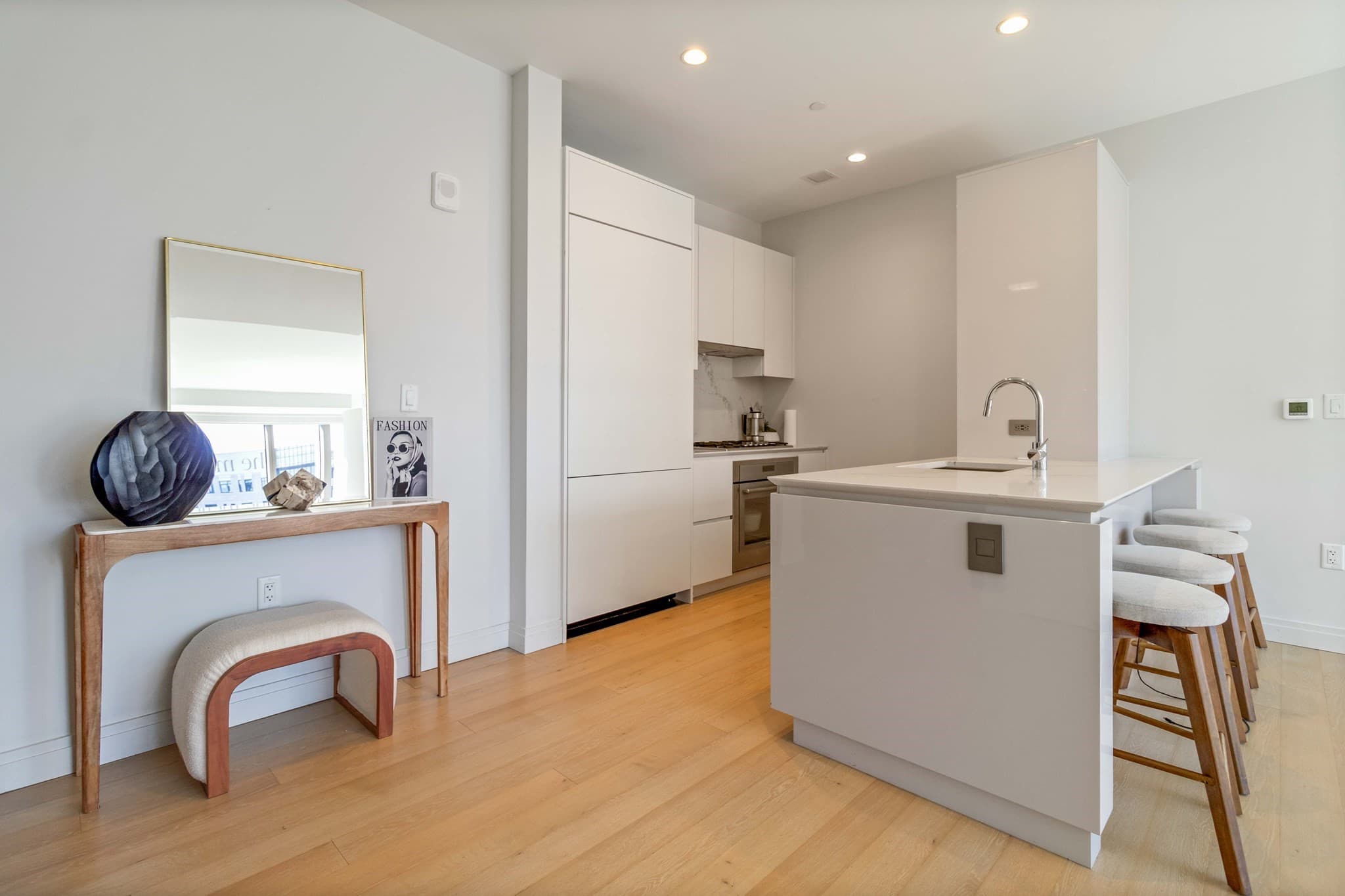 Condominium at 133 Seaport Blvd # 2007, Boston MA 02210, photo 6 of 31
