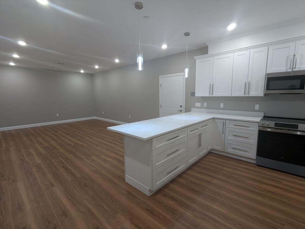 Condominium at 13 Nahant Street # 2B, Lynn MA 01902, photo 6 of 31