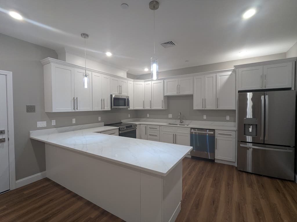 Condominium at 13 Nahant Street # 2B, Lynn MA 01902, photo 5 of 31