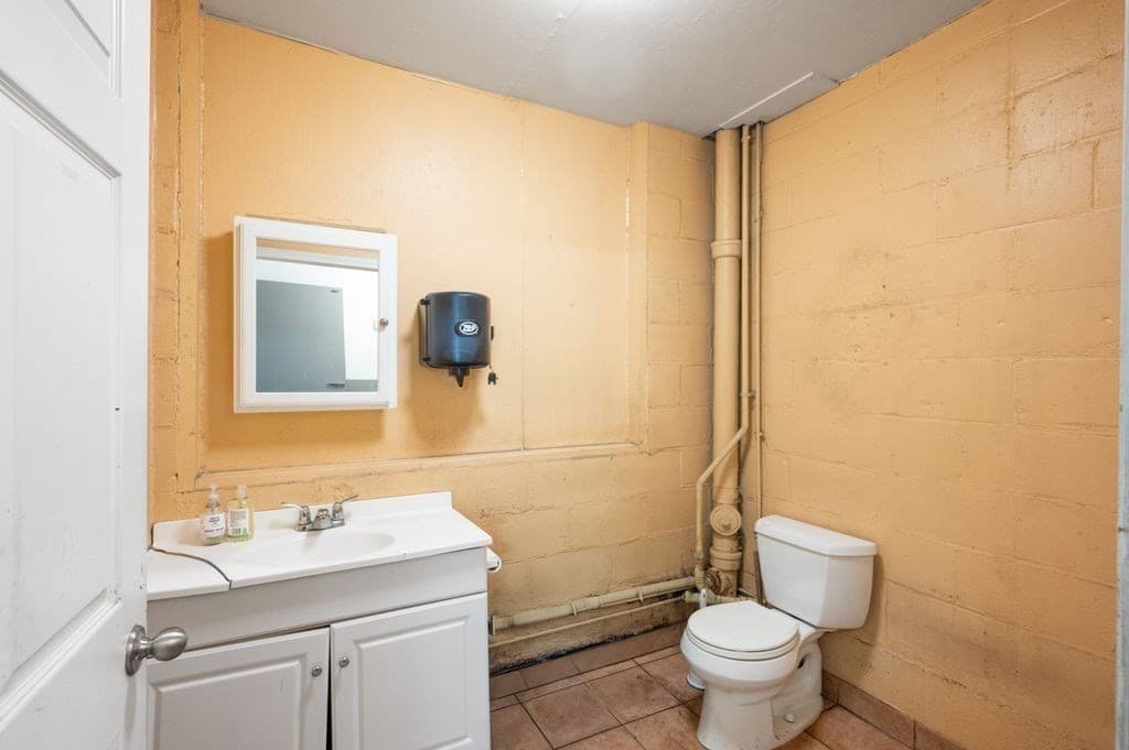 20 Woodland St, Methuen MA 01844 photo 23
