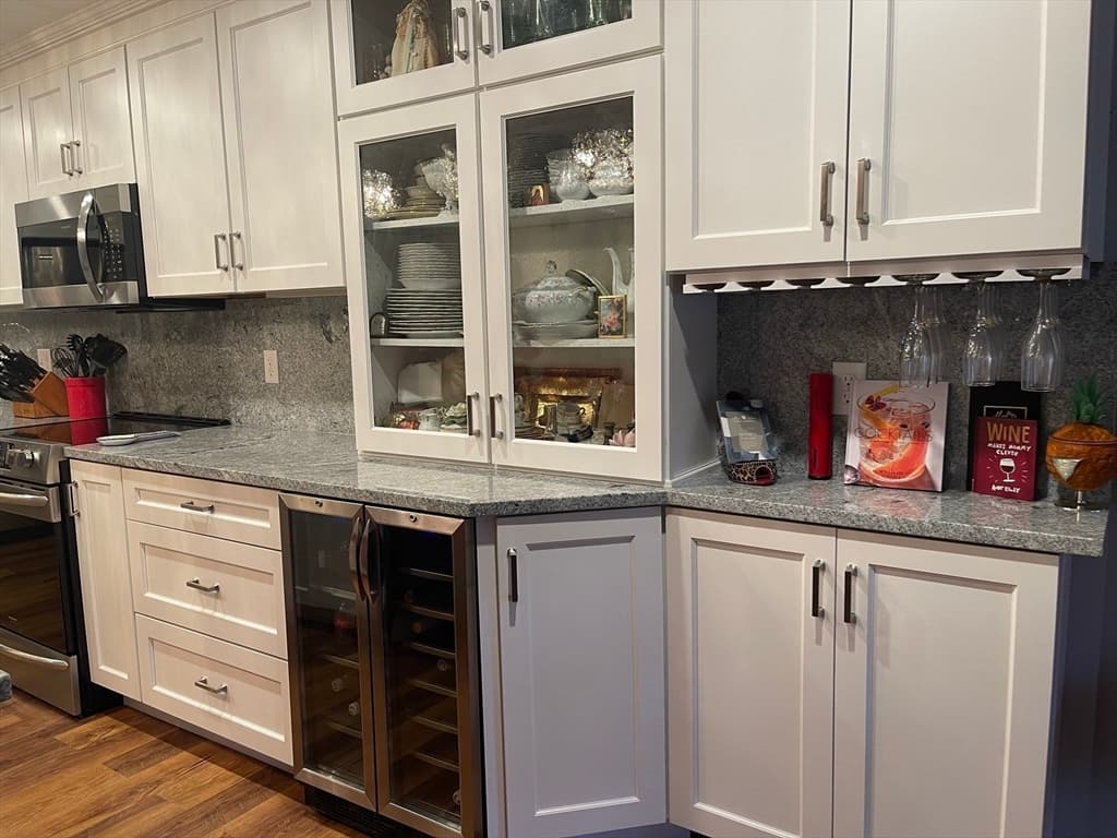 Condominium at 100 Ledgewood Dr # 410, Stoneham MA 02180, Stoneham, photo 8 of 28
