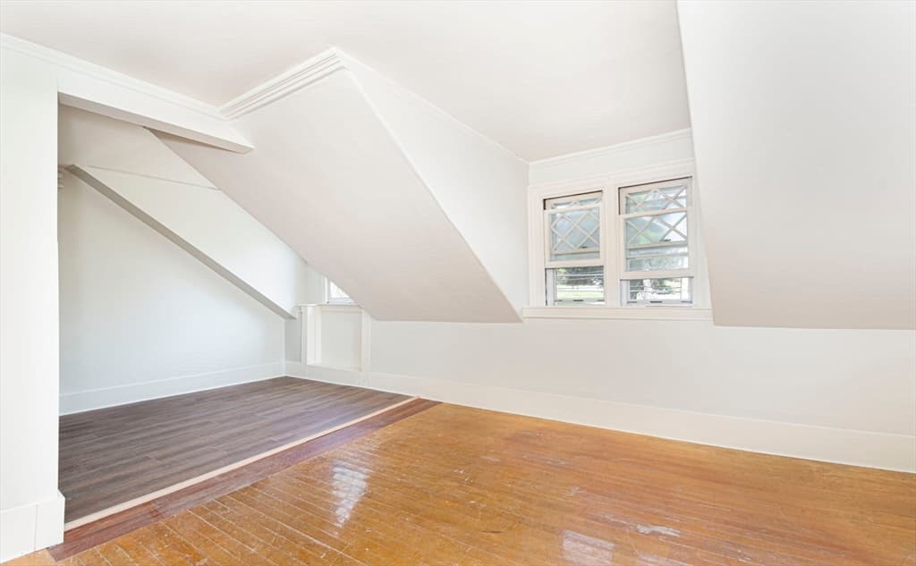 4 Family at 963 Main St, Leicester MA 01524, photo 13 of 33