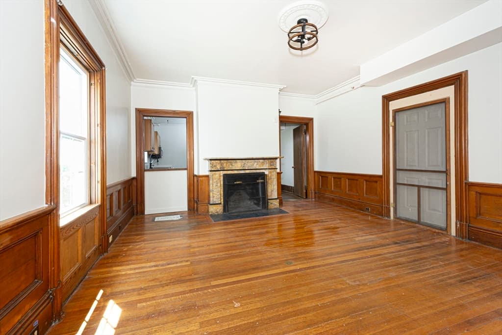 4 Family at 963 Main St, Leicester MA 01524, photo 17 of 33