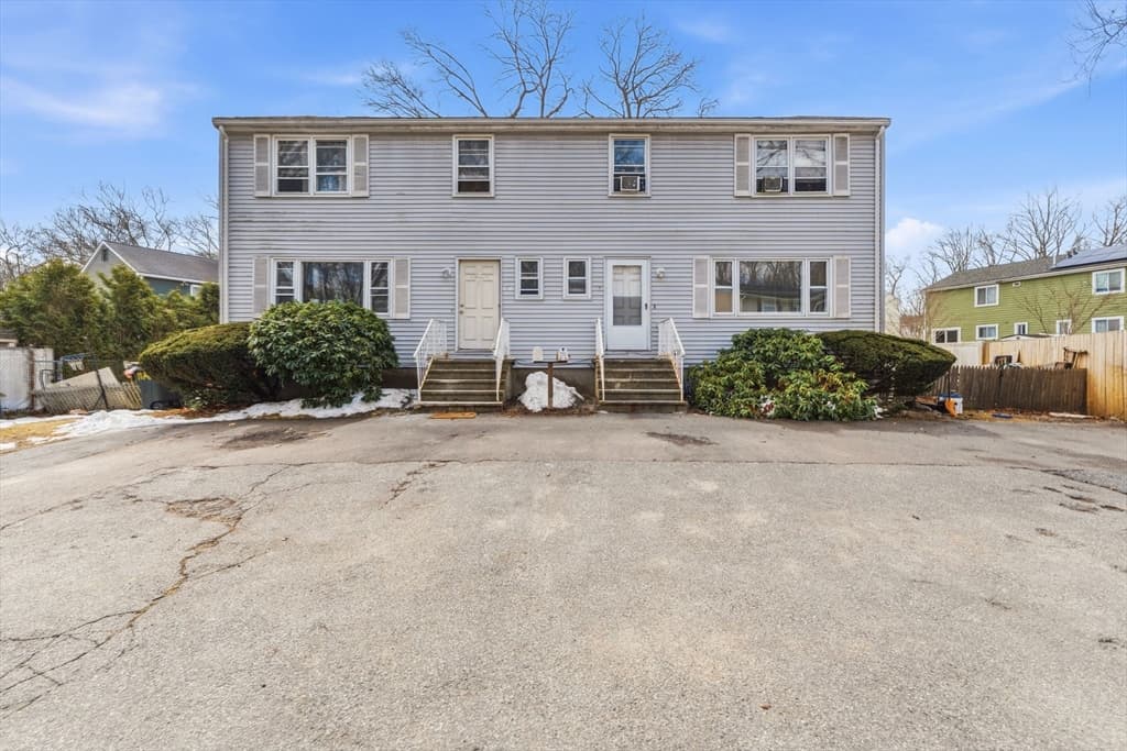 11 Harmony Ln, Framingham MA 01702