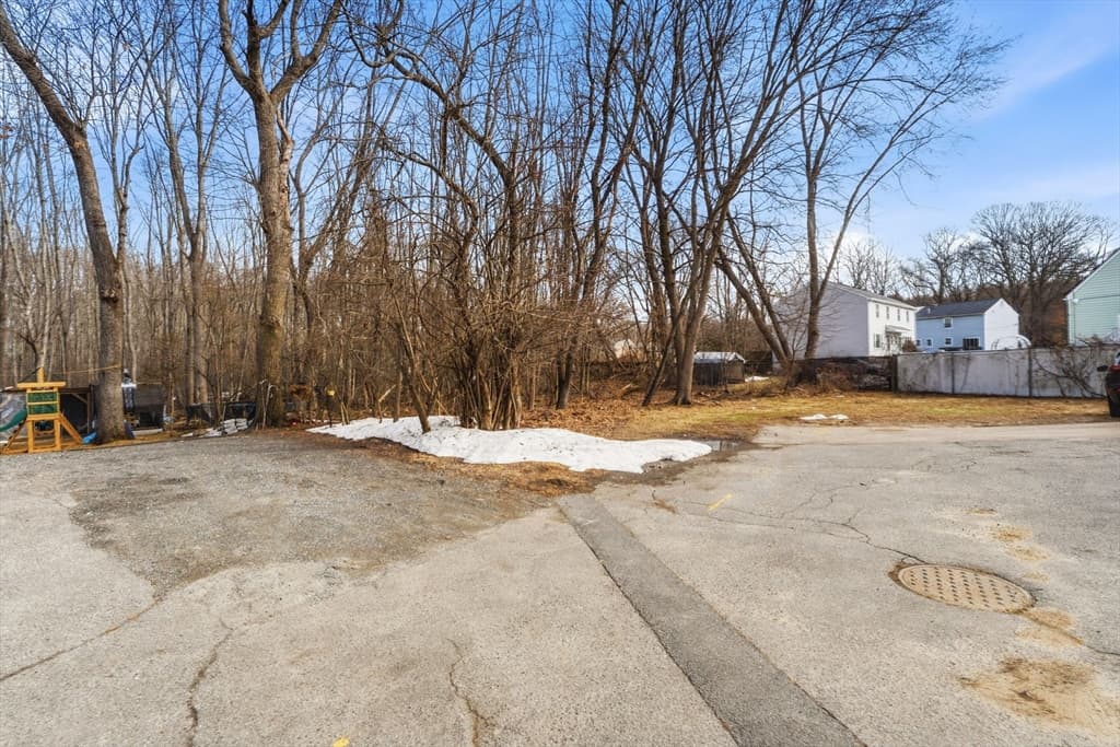 11 Harmony Ln, Framingham MA 01702 photo 4