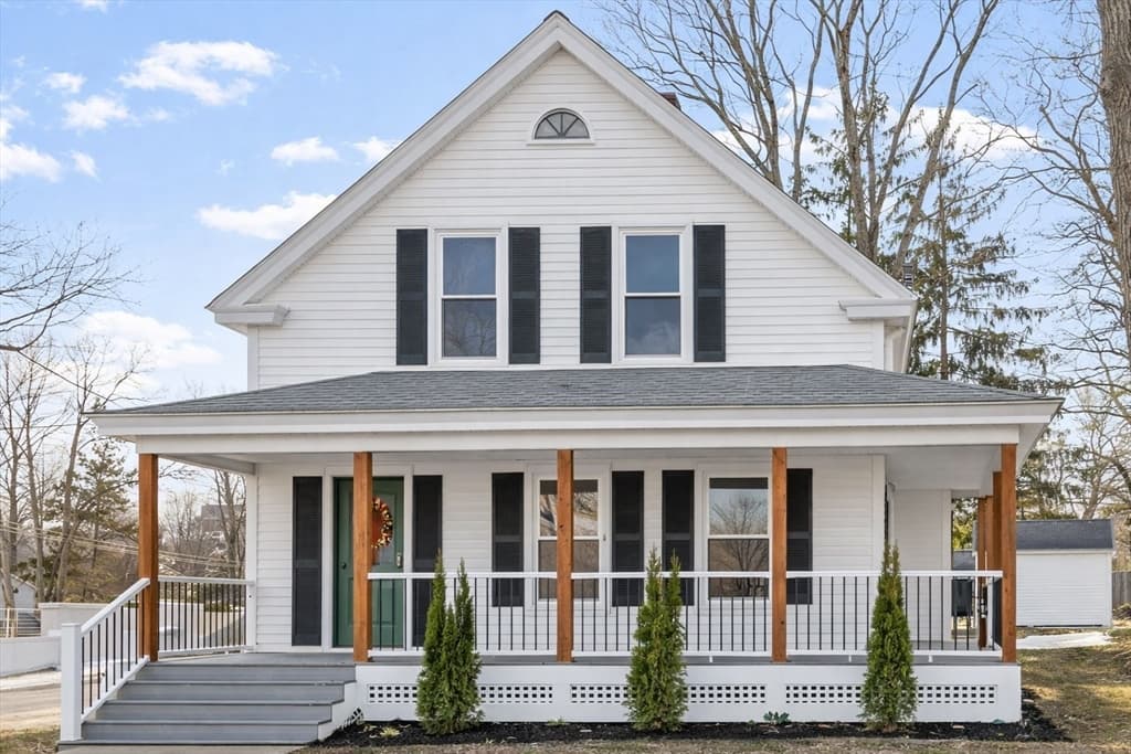 328 Oxford St N, Auburn MA 01501