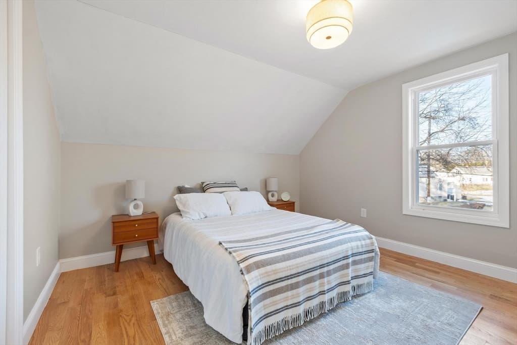 Single Family Residence at 328 Oxford St N, Auburn MA 01501, photo 19 of 28