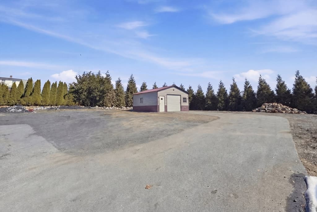 Single Family Residence at 612 Drift Rd, Westport MA 02790, photo 26 of 26