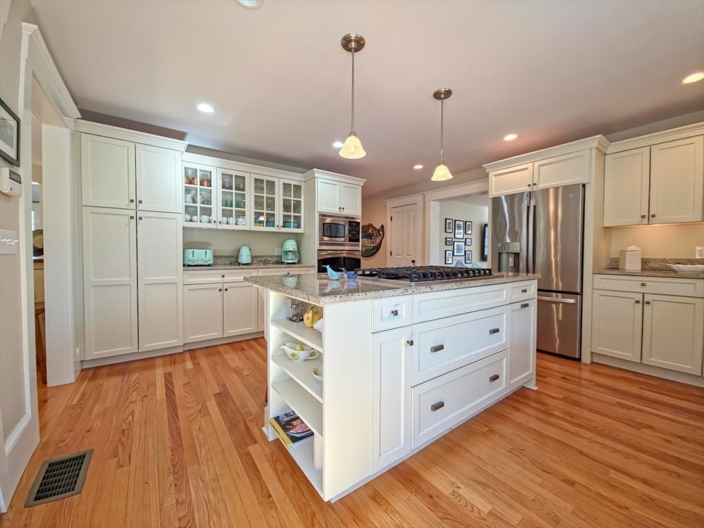 Single Family Residence at 552 Main St, Barnstable MA 02635, Barnstable, photo 13 of 42