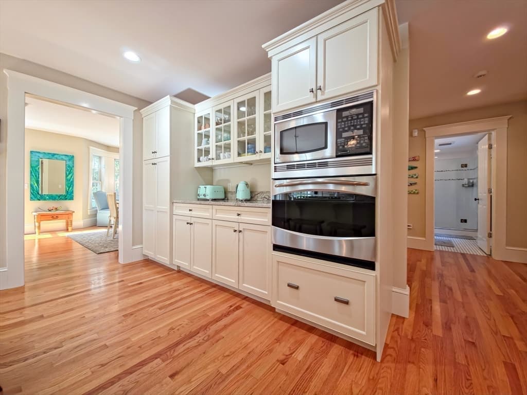 Single Family Residence at 552 Main St, Barnstable MA 02635, Barnstable, photo 12 of 42
