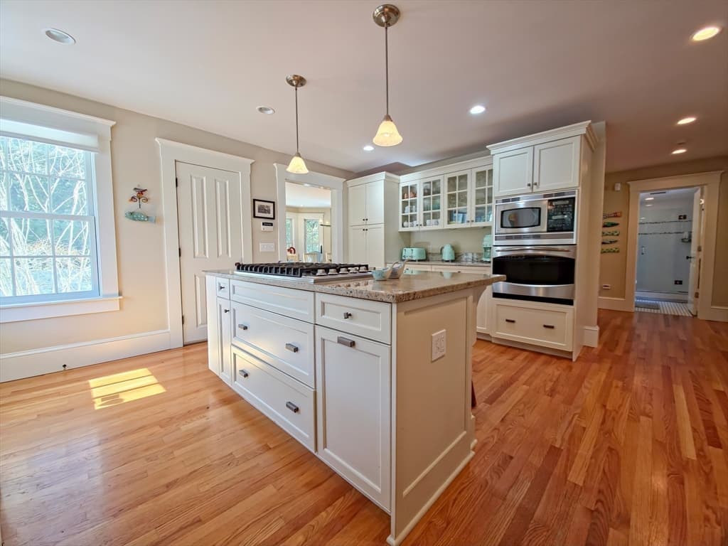 Single Family Residence at 552 Main St, Barnstable MA 02635, Barnstable, photo 15 of 42