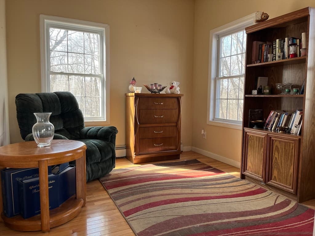 Single Family Residence at 10 George St, Shrewsbury MA 01545, photo 6 of 36