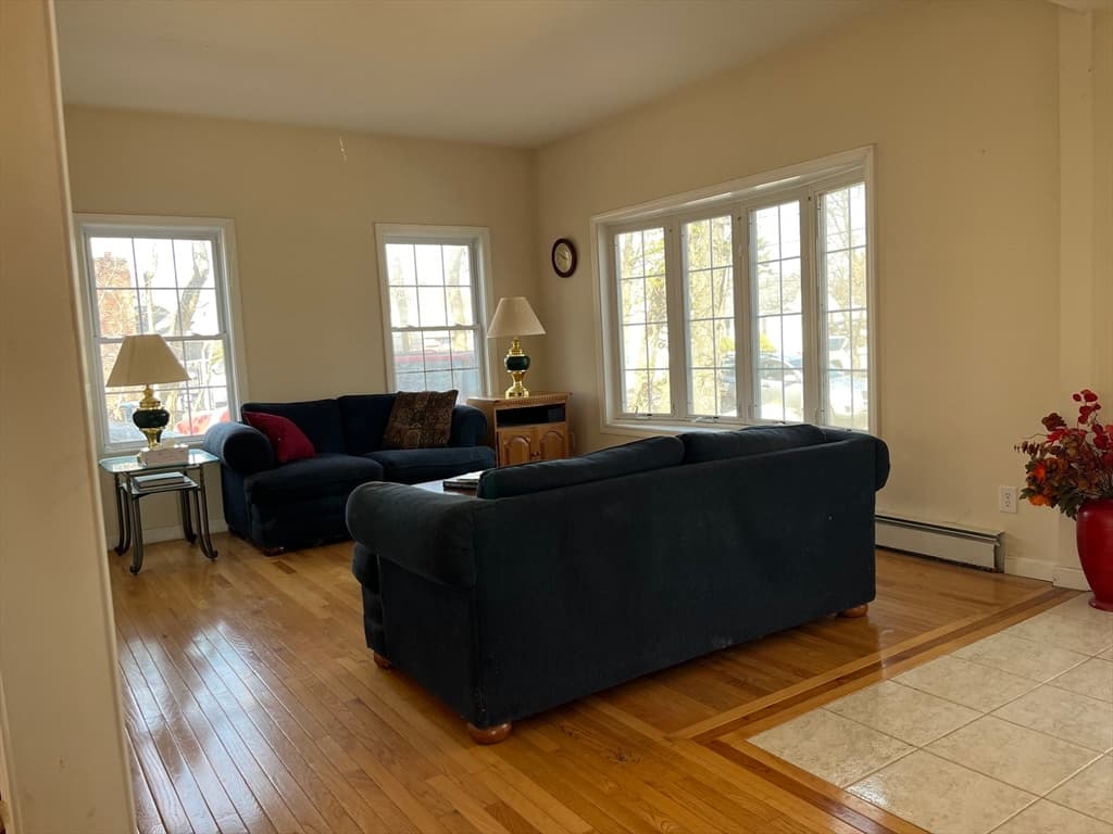 Single Family Residence at 10 George St, Shrewsbury MA 01545, photo 3 of 36