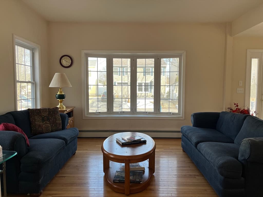 Single Family Residence at 10 George St, Shrewsbury MA 01545, photo 5 of 36