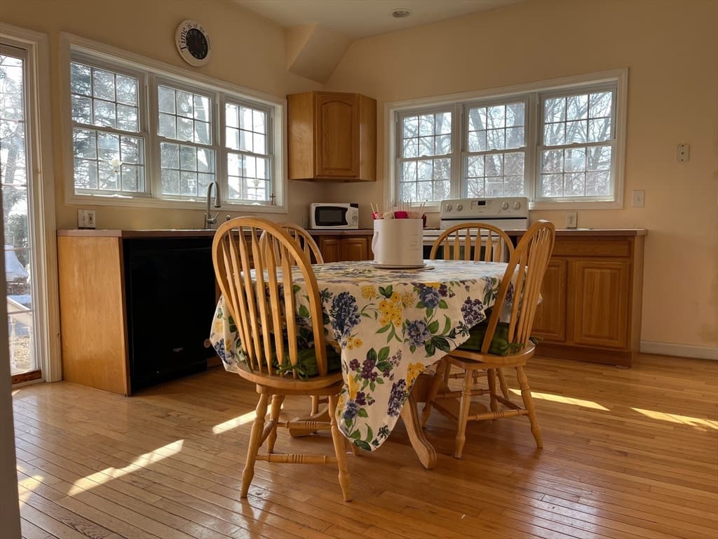 Single Family Residence at 10 George St, Shrewsbury MA 01545, photo 14 of 36
