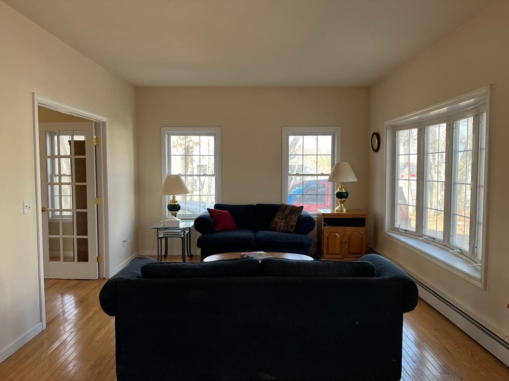Single Family Residence at 10 George St, Shrewsbury MA 01545, photo 4 of 36