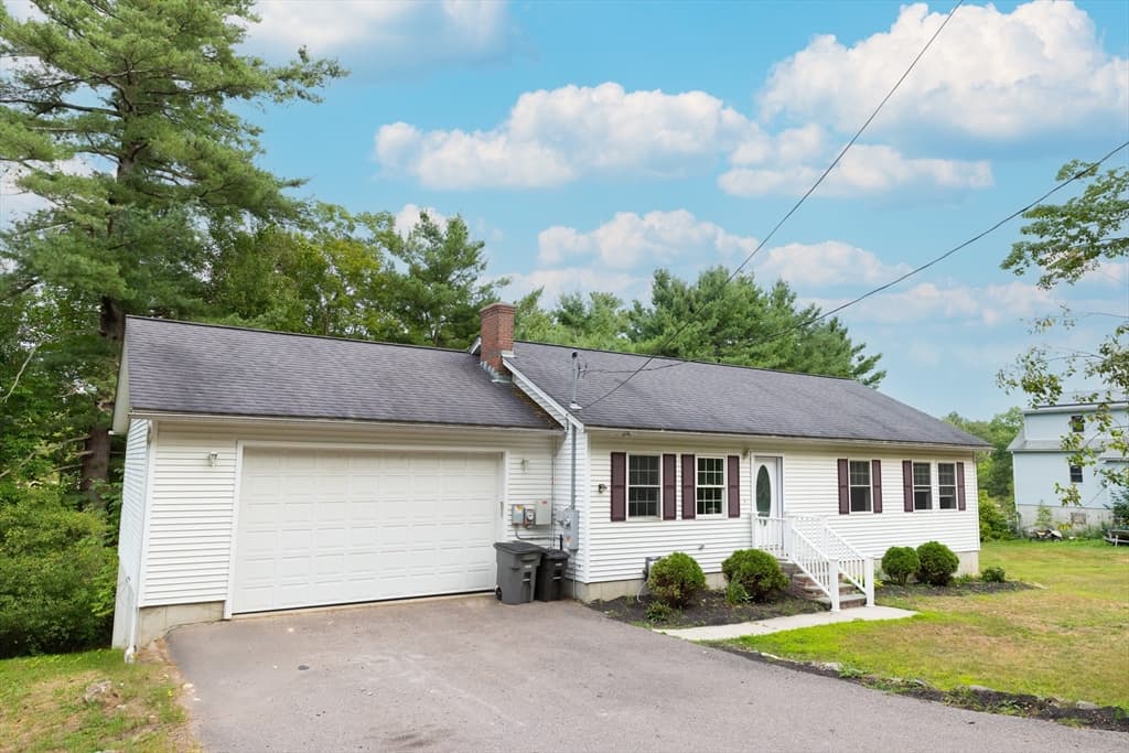 126 Dyer St, Gardner MA 01440