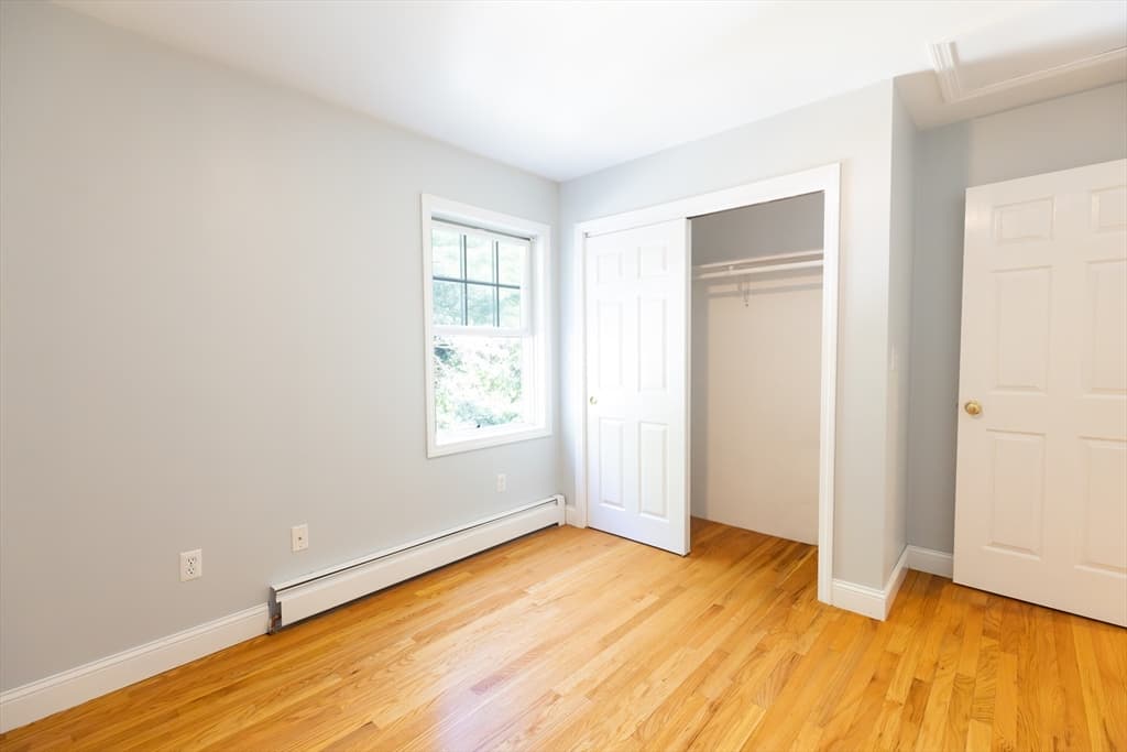 Single Family Residence at 126 Dyer St, Gardner MA 01440, photo 11 of 33
