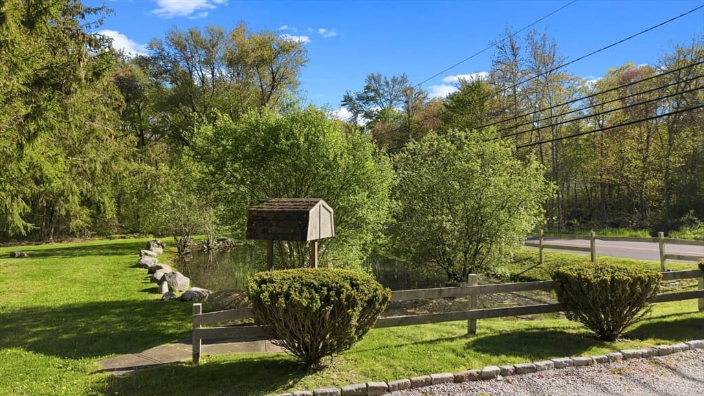 270 Brayton Rd, Tiverton RI 02878 photo 6