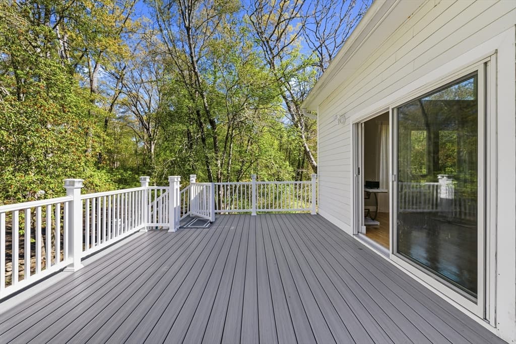 270 Brayton Rd, Tiverton RI 02878 photo 4