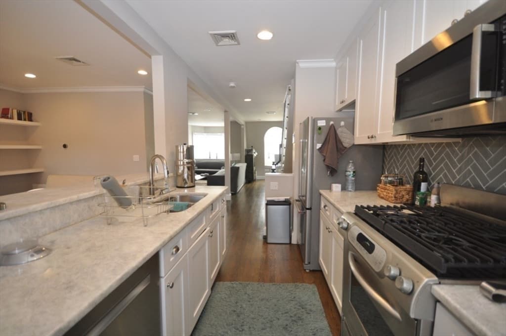Condominium at 123 W Newton St # 2, Boston MA 02118, photo 12 of 28