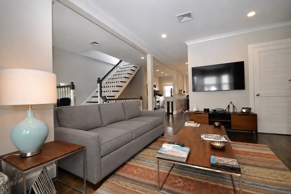 Condominium at 123 W Newton St # 2, Boston MA 02118, photo 4 of 28