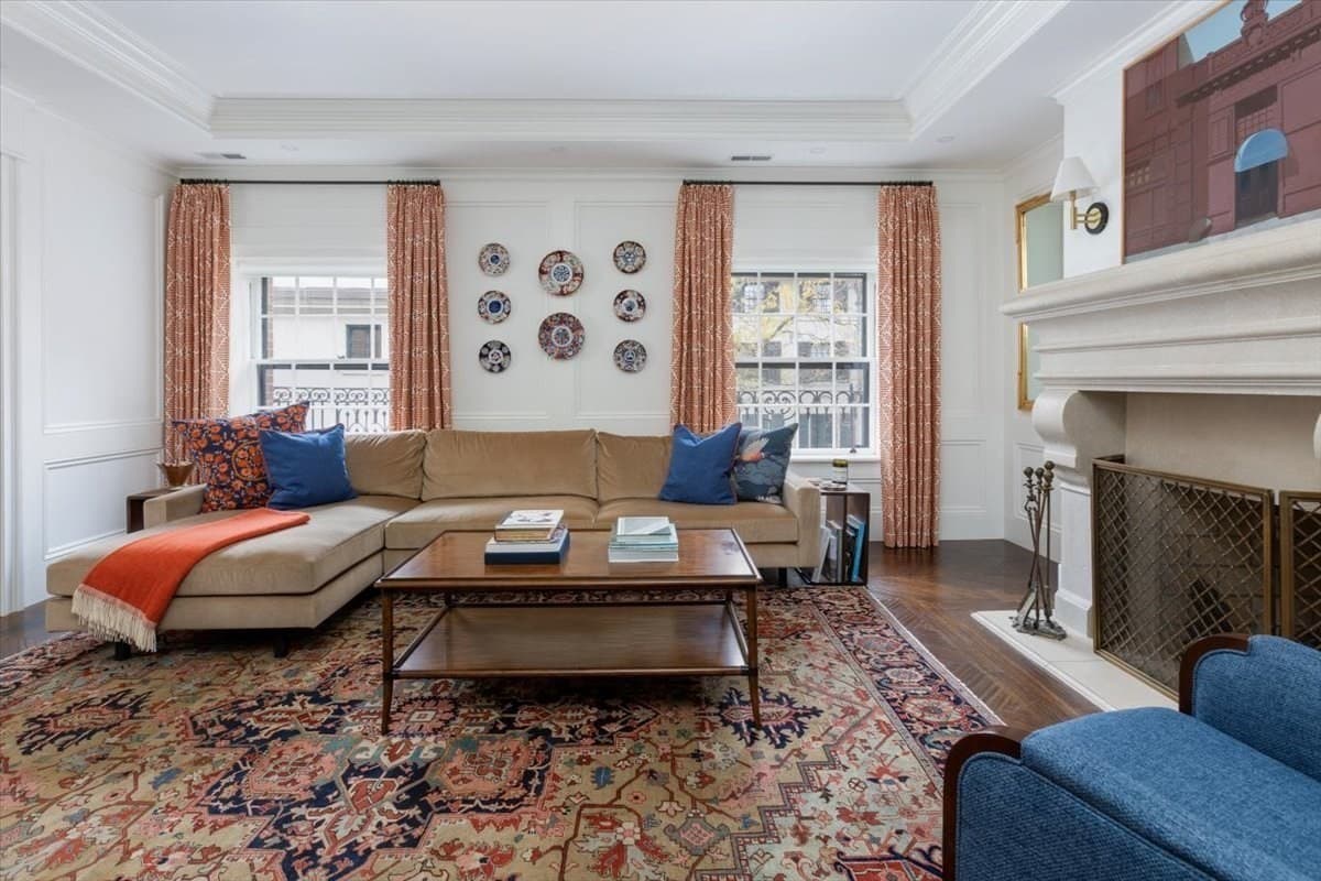 Condominium at 142 Chestnut St # 9, Boston MA 02108, photo 2 of 16