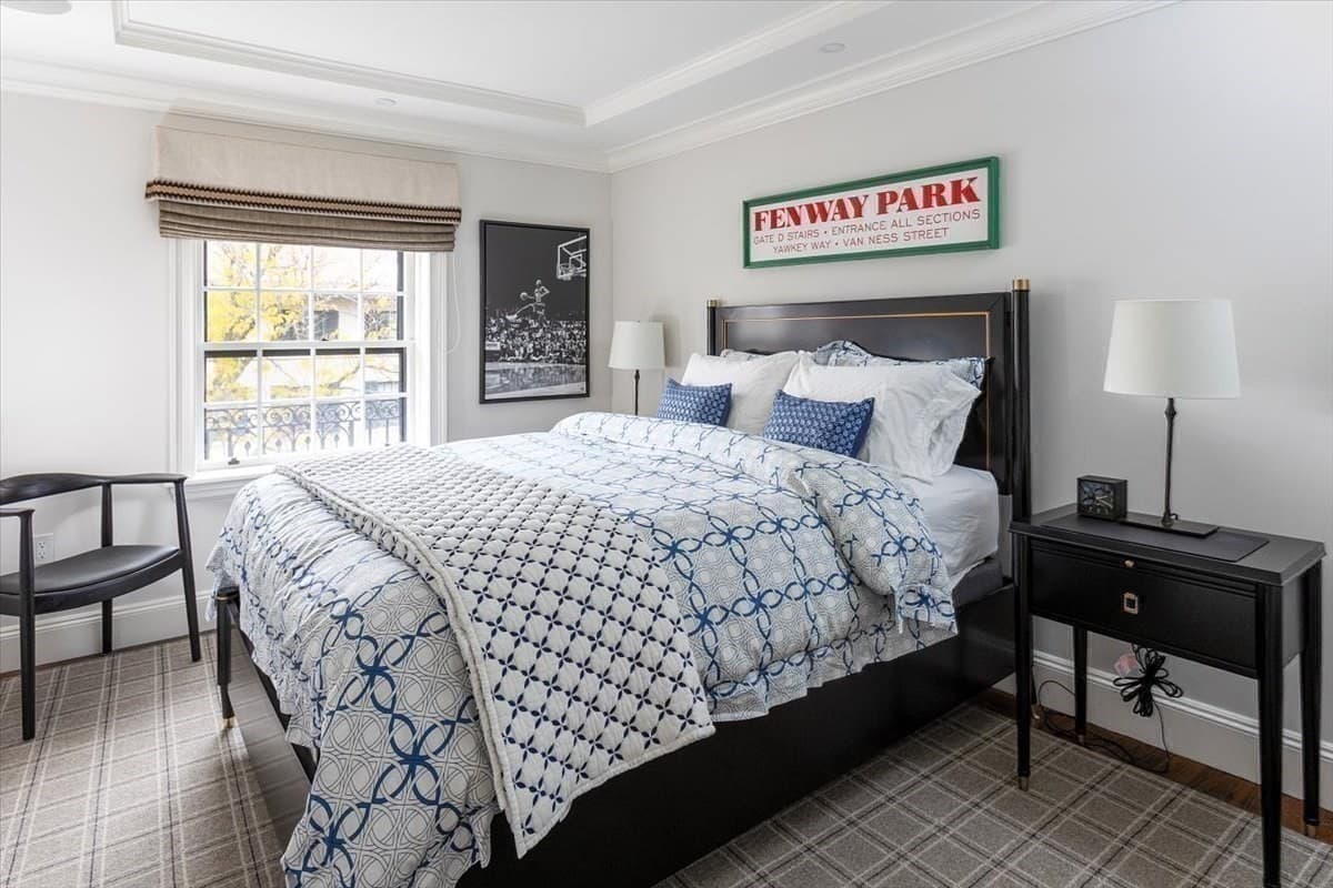 Condominium at 142 Chestnut St # 9, Boston MA 02108, photo 13 of 16