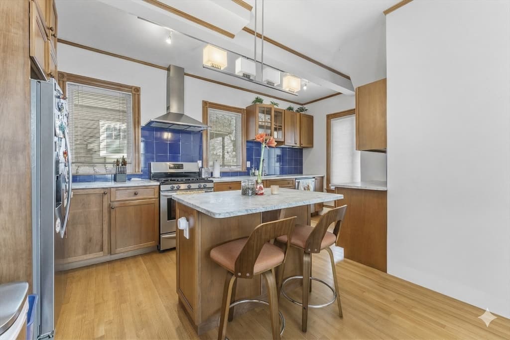 3 Family at 9 Dartmouth St, Somerville MA 02145, photo 6 of 39