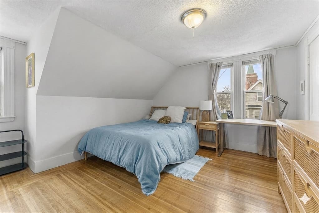 3 Family at 9 Dartmouth St, Somerville MA 02145, photo 17 of 39