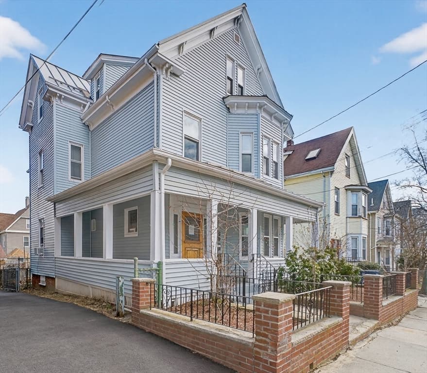 3 Family at 9 Dartmouth St, Somerville MA 02145, photo 37 of 39