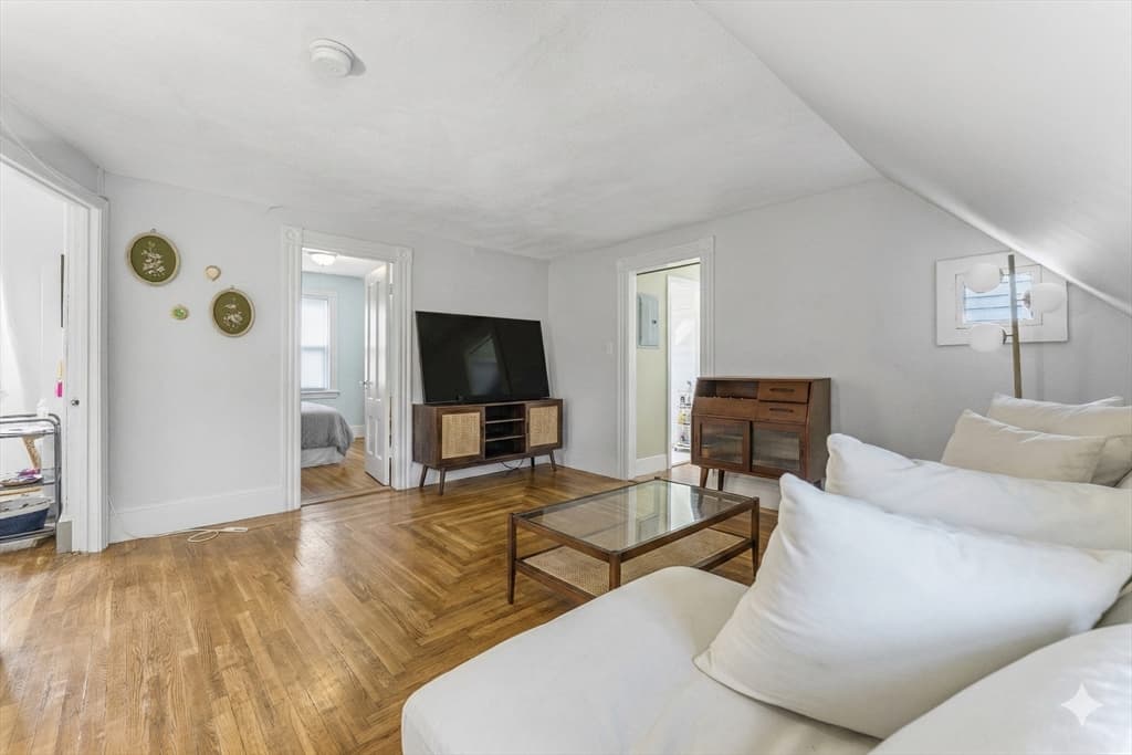 3 Family at 9 Dartmouth St, Somerville MA 02145, photo 21 of 39