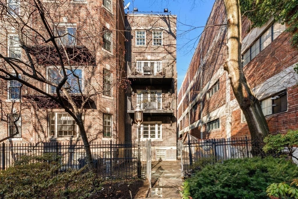 Single Family Residence at 6 West Hill Place, Boston MA 02114, photo 26 of 27