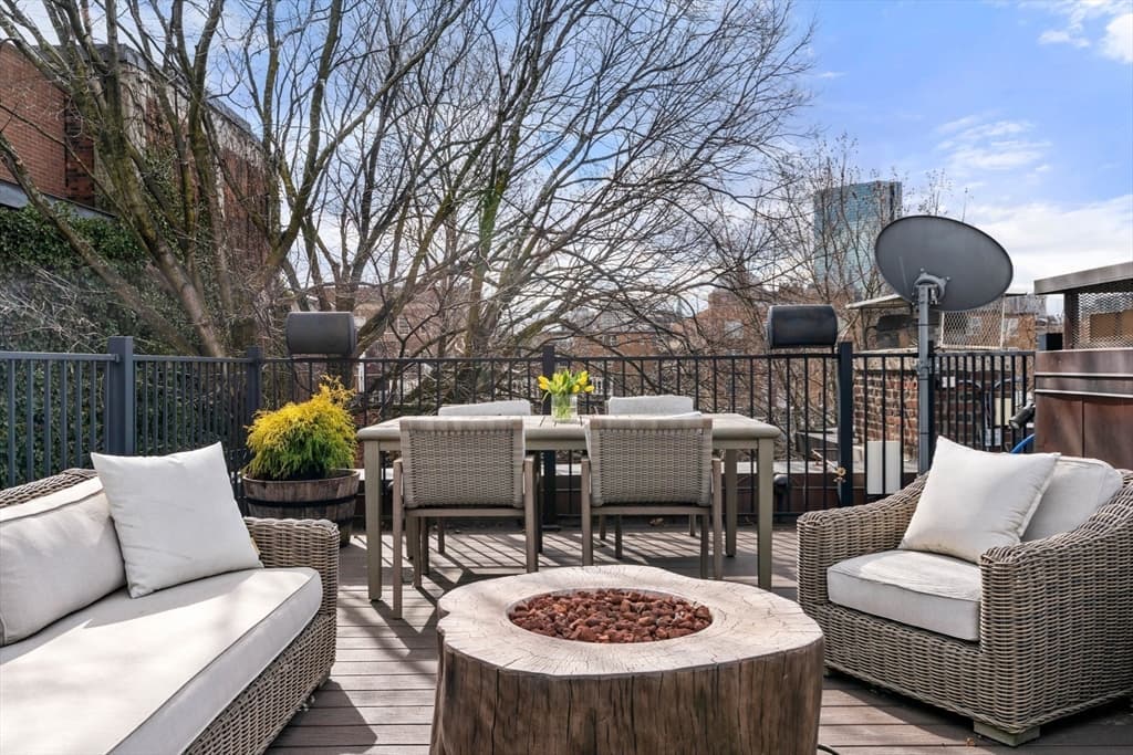 Single Family Residence at 6 West Hill Place, Boston MA 02114, photo 22 of 27