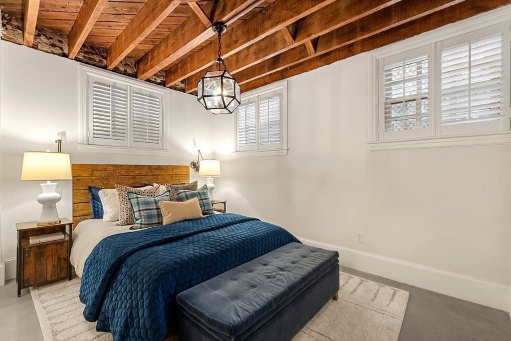 Single Family Residence at 6 West Hill Place, Boston MA 02114, photo 18 of 27