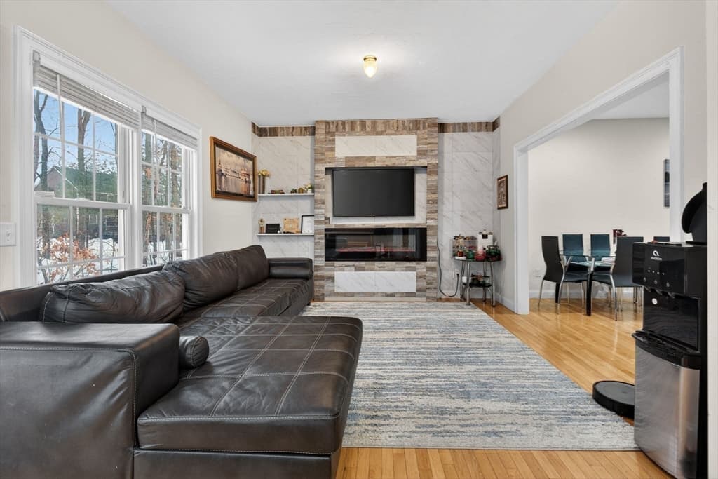 Condominium at 1 Knowlton Circle # 1, Upton MA 01568, photo 2 of 26