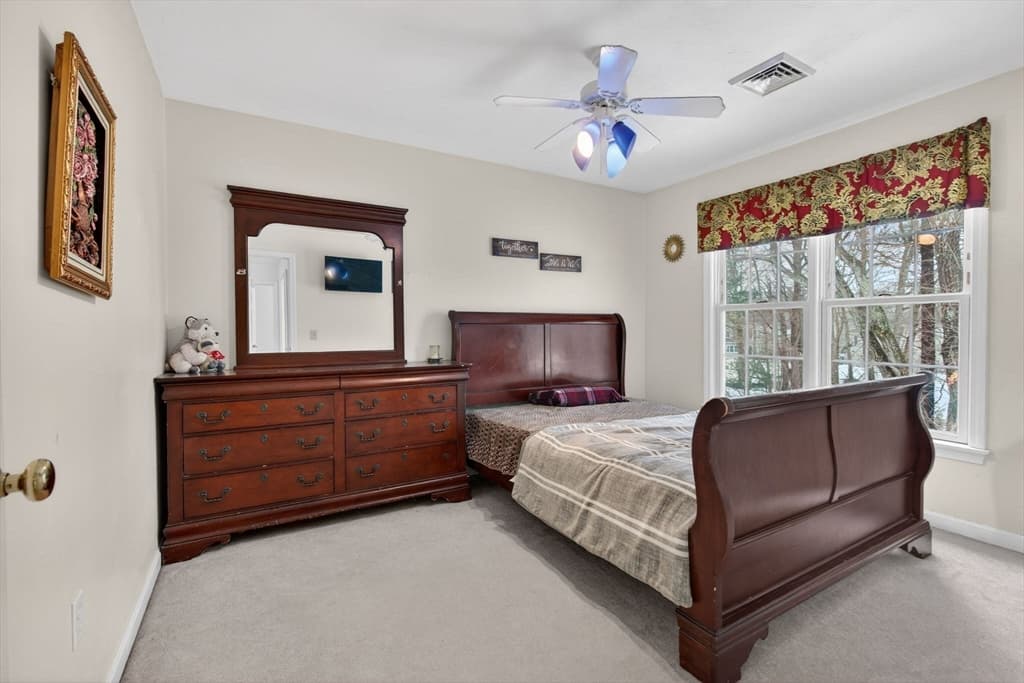 Condominium at 1 Knowlton Circle # 1, Upton MA 01568, photo 12 of 26