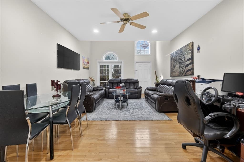 1 Knowlton Circle # 1, Upton MA 01568